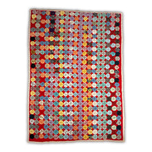 Load image into Gallery viewer, Yo-Yo Quilt