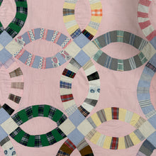 Load image into Gallery viewer, Double Wedding Ring Quilt
