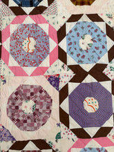 Load image into Gallery viewer, Snowball Quilt