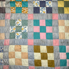 Load image into Gallery viewer, Nine Patch Quilt