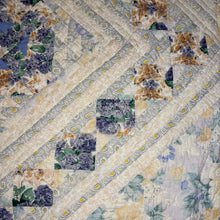 Load image into Gallery viewer, Medallion Quilt