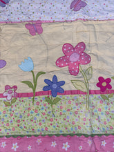 Load image into Gallery viewer, Butterfly Garden Applique Quilt