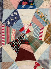 Load image into Gallery viewer, Spider Web Quilt