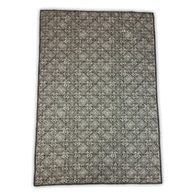 Load image into Gallery viewer, Wholecloth Quilt