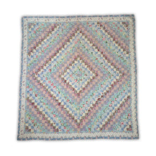 Load image into Gallery viewer, Trip Around the World Quilt