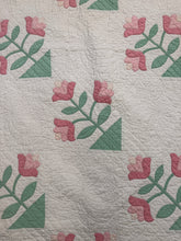 Load image into Gallery viewer, Tulip Applique Quilt
