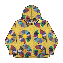 Load image into Gallery viewer, Dresden Plate Quilt
